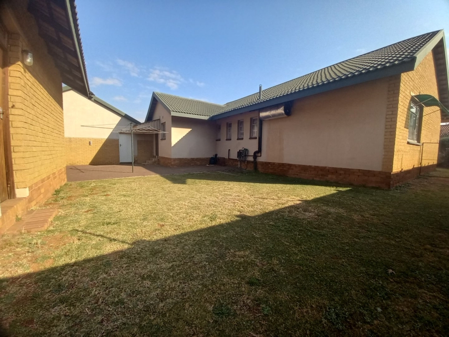 3 Bedroom Property for Sale in Vaalpark Free State